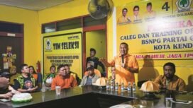 Balon Walikota Kendari, AJP saat memberikan sambutan di acara DPD II Golkar.