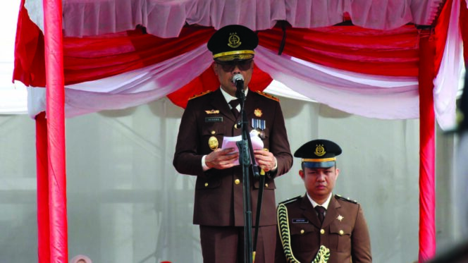 
 Kejati Sultra Gelar Upacara Peringatan Hari Lahir Kejaksaan RI ke-79