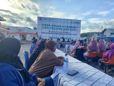 KSOP Kendari dan Pelindo saat melaksanakan pertemuan dengan pedagang di Pelabuhan Nusantara.