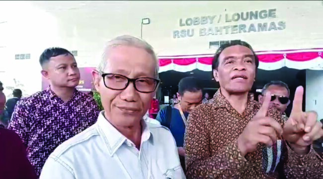 LA-IDA saat memberikan keterangan usai menjalani tes psikolagi di RSUD Bahteramas. (wartasuar.com)