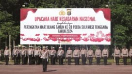 Personel Polda saat menggelar upacara hari kesadaran nasional yang dipimpin langsung Kapolda Irjen Pol Dwi Irianto.