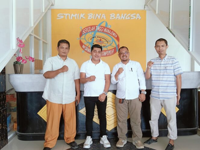 
 Benyamin Tegaskan Cawabup Kolaka H. Lullunk Alumni STMIK Bina Bangsa Kendari