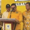 Wakil Ketua DPP Golkar saat membacakan rekomendasi terhadap Tina Nur Alam dan LM Ihsan Taufik Ridwan berpasangan di Pilgub. (wartasuar.com)