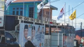 Tiga Bendera Parpol Yakni Gerindra, Golkar dan PKB Berkibar Didepan Markas Besar Perjuangan Kemenangan Rahmatnya Muna di Jalan DR. Sutomo. Ahmad