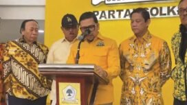 Wakil Ketua DPP Golkar saat membacakan rekomendasi terhadap Tina Nur Alam dan LM Ihsan Taufik Ridwan berpasangan di Pilgub. (wartasuar.com)