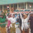 OPD Pemkot Kendari tampak antusias mengukuti karnaval juang HUT RI ke-79. FOTO: Kadamu
