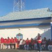 Sekda Sultra, Asrun Lio melepas 10.000 peserta Kirab Kebangsaan di pelataran kantor LPP RRI Kendari, Selasa (13/8). FOTO: Endra