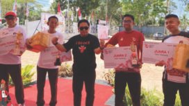 Pose bersama usai menyemarakkan hari kemerdekaan. Foto Kadamu