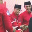 Lukman Abunawas-La Ode Ida saat menerima rekomendasi B1KWK PDI-P dari Ketua Umum PDIP Megawati. FOTO: Ist