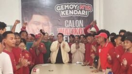 Warga Maluku di Kendari saat mendeklarasikan diri dukung pasangan Yudhi-Nirna di Pilwali.