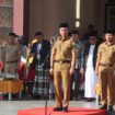 Pj Bupati Kolaka Muh.Fadlansyah memimpin peringatan Hari Santri 2024. (foto : Risal/Diskominfo Kolaka)