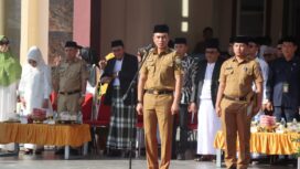 Pj Bupati Kolaka Muh.Fadlansyah memimpin peringatan Hari Santri 2024. (foto : Risal/Diskominfo Kolaka)