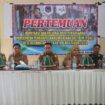 Pj Bupati Kolaka MUh.Fadlansyah (tengah) memimpin pertemuan PK3E Kolaka. (Risal/Diskominfo Kolaka)