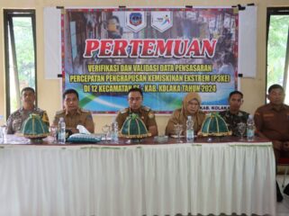 Pj Bupati Kolaka MUh.Fadlansyah (tengah) memimpin pertemuan PK3E Kolaka. (Risal/Diskominfo Kolaka)