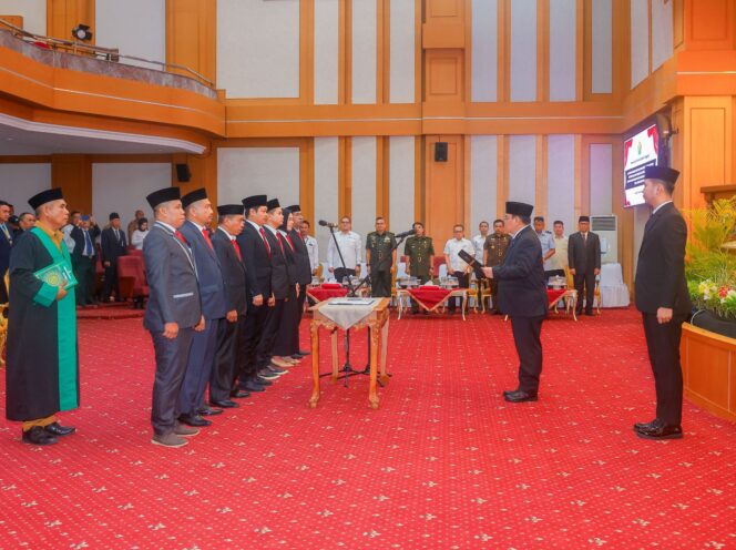 
 Lantik KPID Sultra dan Luncurkan Proyek Perubahan PKN II, Pj Gubernur Andap: Komisioner KPID Harus Memastikan Penyiaran Berkualitas,Mendidik, dan Beretika