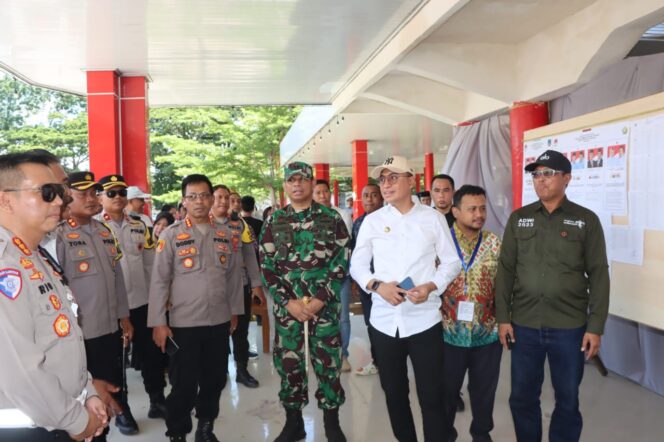 
 Pj Bupati Kolaka Muh.Fadlansyah Pantau Pencoblosan