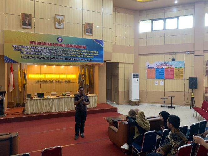 
 Tingkatkan UMKM Kendari Berbasis Digital, FEB UHO Sosialisasi SI-APIK