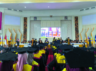 Universitas Halu Oleo (UHO) Kendari menggelar acara wisuda di Auditorium Mokodompit, Rabu (06/11).