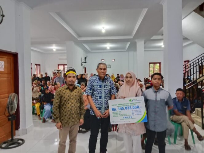 
 Pentingnya Perlindungan Sosial, Anggota DPR RI dan BPJSTK Kolaka Edukasi Masyarakat