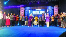 Wali Kota Kendari, Siska Karina Imran bersama Wakil Wali Kota Sudirman saat membuka pelaksanaan Ekspo UMKM. Foto Kadamu