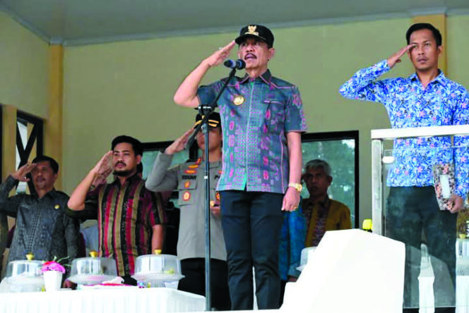 
 Peringati Hardiknas, Pemkab Kolut Gelar Upacara