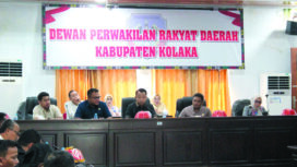 Hasil rapat dengar pendapat (RDP) yang digelar DPRD Kolaka, Rabu (30/4), memutuskan bahwa PT IPIP, SLG dan AMI wajib membayar ganti rugi atas gagal panennya 10 hektar tambak milik warga Desa Sopura, akibat banjir pada 11 Maret lalu. FOTO: Humas DPRD Kolaka