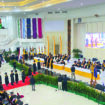 Prosesi wisuda mahasiswa lulusan UHO Kendari di Auditorium Mokodompit UHO, Selasa (6/5). FOTO: Endra