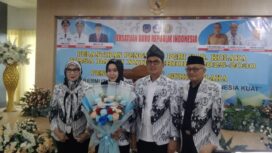 Bupati Kolaka bersama Ibunda Guru Kolaka, Ketua PGRI Kolaka dan Sekretaris PGRI Sultra usai pelantikan PGRI Kolaka