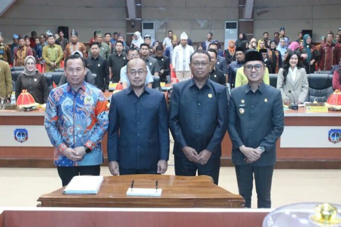 
 Bupati Kolaka Paparkan Raperda Pertanggungjawaban APBD 2024