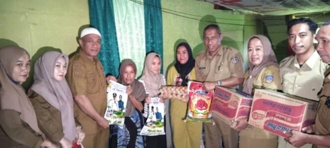 
 Pemkab Koltim Salurkan Sembako dan Pendampingan Medis