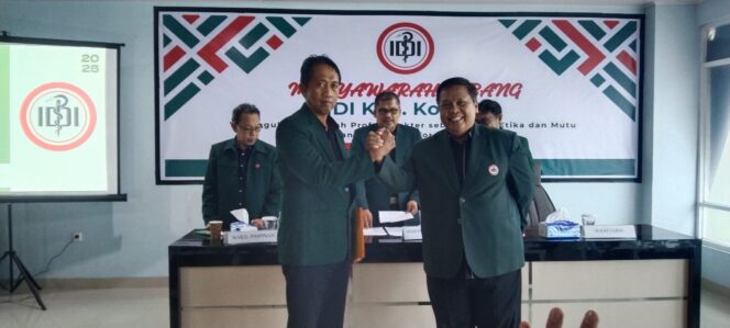 
 Musyawarah Cabang (Muscab) Ikatan Dokter Indonesia (IDI) Kabupaten Kolaka sukses digelar di ruang Poli Eksekutif RS Benyamin Guluh pada Minggu (13/6). FOTO: Harun/ Kolaka Pos