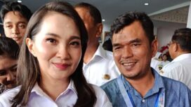 Gubernur Sherly Tjoanda Laos saat memberikan keterangan. Foto Kadamu/Kolaka Pos