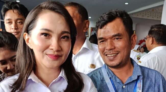 Gubernur Sherly Tjoanda Laos saat memberikan keterangan. Foto Kadamu/Kolaka Pos