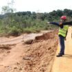 Anggota DPRD Kolaka bersama instansi terkait saat melakukan kunjungan di Sopura pada Selasa (25/3/2025).
