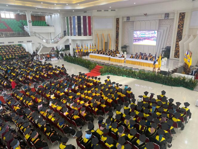 
 Rektor UHO Pimpin Wisuda Gelombang Kedua Periode April–Juli 2025