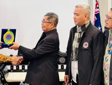 STIE 66 saat melakukan kunjungan akademik ke Australia dan berkesempatan bertemu langsung dengan KJRI Sydney, Pendekar Muda Leonard F. Sondakh. Foto ist
