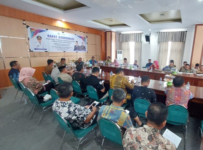 
 Bupati Yosep Sahaka Tekankan Percepatan Pembangunan dan Integritas Pelayanan Publik