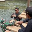 Dandim 1412/Kolaka Letkol Inf Choky Gunawan saat memantau pra TMMD di sejumlah titik pekerjaan strategis, mulai dari pengerasan jalan, pembangunan deker, hingga rehabilitasi jembatan utama yang menjadi akses vital desa. 