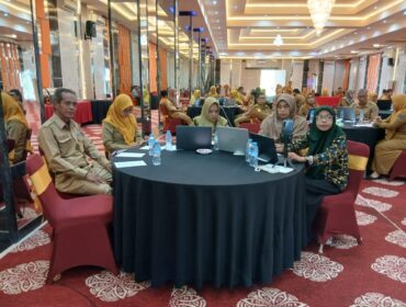 Kepala DP3A Kabupaten Buton Utara, La Nita, S.Pd, M.M., mengikuti rapat koordinasi dan sinkronisasi penyelenggaraan Pengarusutamaan Gender (PUG) tahun 2025 di salah satu hotel Kota Kendari, Senin (15/9).