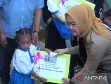 Walikota Kendari Kucurkan Beasiswa Rp1,5 Miliar