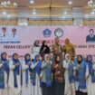 Sekda Amir Hasan saat pose bersama usai membuka Talkshow Peran Keluarga dalam Pengasuhan Si Anak Spesial. Foto: Kadamu/Kolaka Pos
