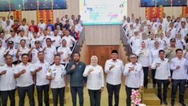 Ketua DPRD LM. Inarto saat pose bersama usai menghadiri Rakor. Foto Kadamu/wartasuar.com