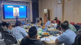 Rakor tersebut diikuti oleh Sekretaris Daerah kabupaten/kota se-Sulawesi Tenggara. Pemkab Kolaka diwakili langsung oleh Sekretaris Daerah Kabupaten Kolaka, Akbar. Foto Diskominfo Kolaka