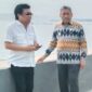  Wakil Ketua Komisi V DPR RI Ridwan Bae bersama Bupati Muna Bachrun Labuta saat Meninjau Proyek Pengaman Pantai SOR Laode Pandu Jalan Bypass Raha. Foto Ahmad Wartasuar.com