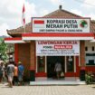 Ilustrasi penerimaan karyawan koperasi desa merah putih. gemini ai