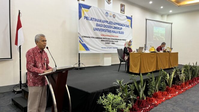 
 Tingkatkan Kompetensi dan Profesionalisme Dosen, UHO Gelar Pelatihan Applied Approach