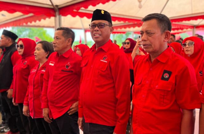 
 Ratusan Kader PDIP Gelar Konsolidasi di Pantai Kayu Angin, Dukung Pengembangan Pariwisata dan UMKM