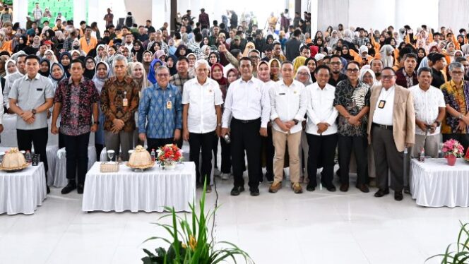 
 Mentan Amran : Mahasiswa Harus Siap Jawab Tantangan Air, Pangan, dan Energi
