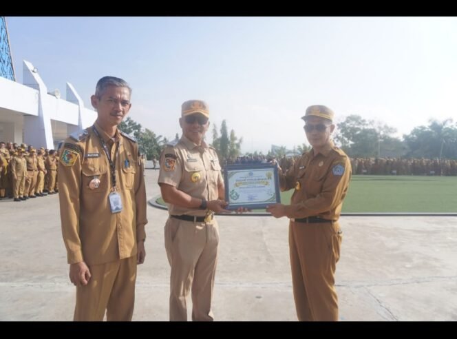 
 Lampaui Target Hingga 266 Persen, Dinsos Kota Kendari Sabet Juara I Gerakan Pemilahan Sampah Anorganik ASN