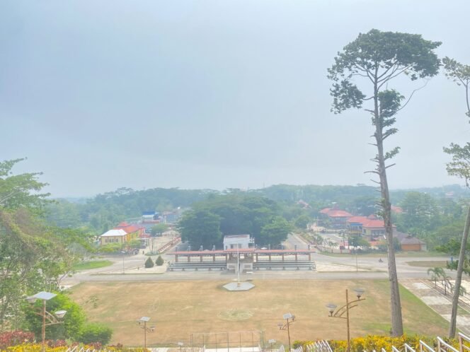 
 Kabut Asap Karhutla Belum Reda, Dinkes Kolut Terus Pantau Kualitas Udara: Siagakan 16 Puskesmas Layani Masyarakat yang Terpapar Asap